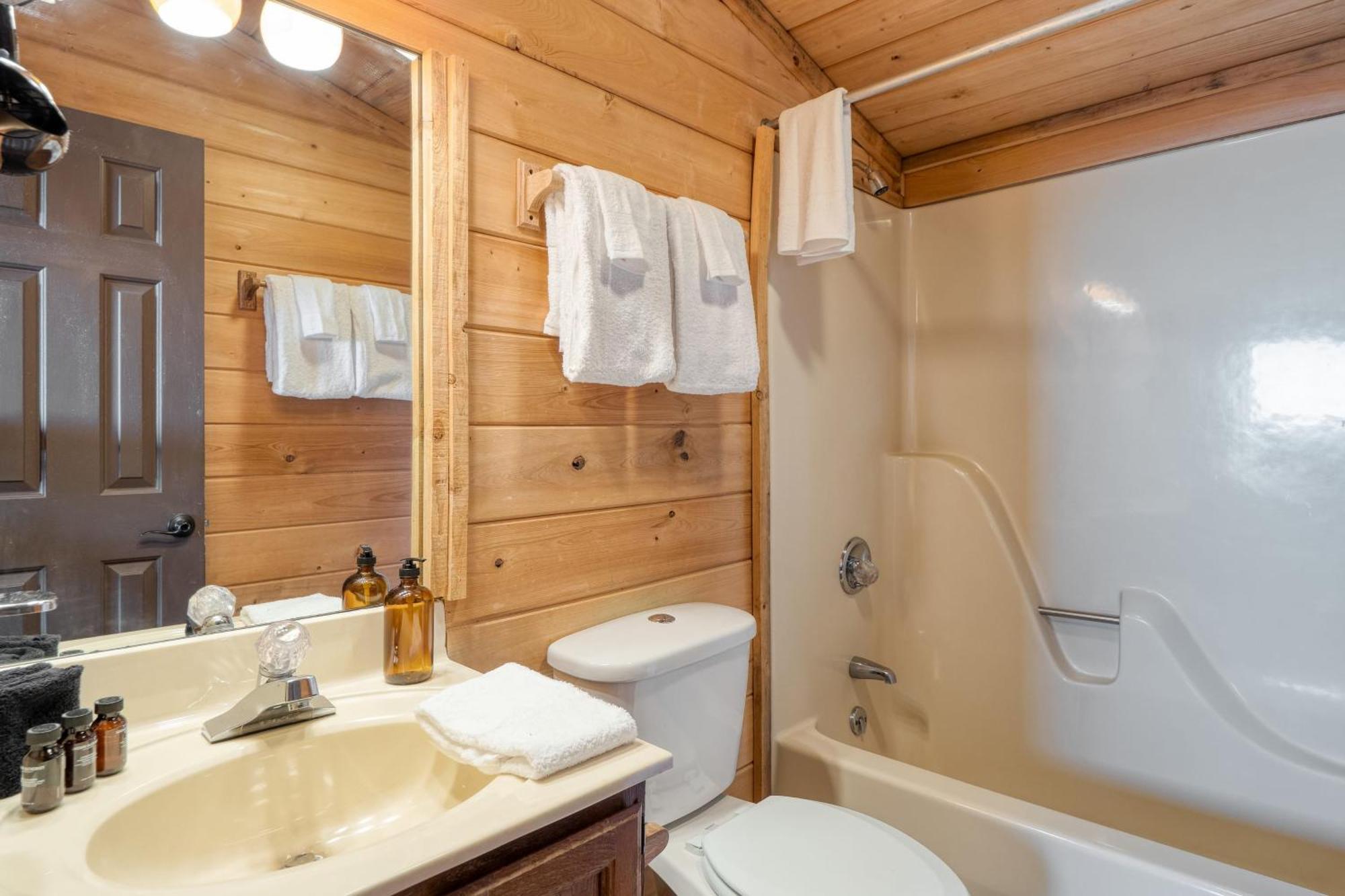 Fontana By Avantstay Gorgeous Mountain Cabin W Views Hot Tub Game Room Gatlinburg Exteriér fotografie