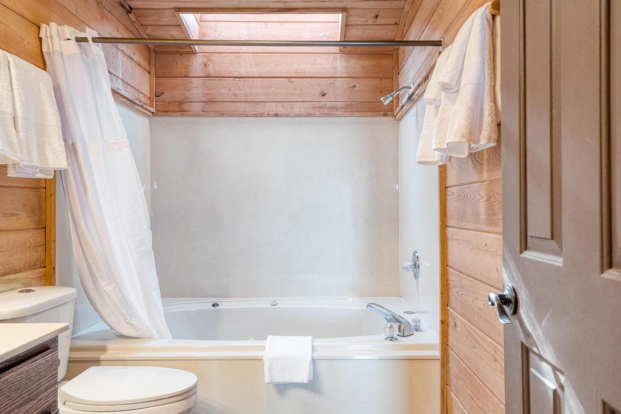 Fontana By Avantstay Gorgeous Mountain Cabin W Views Hot Tub Game Room Gatlinburg Exteriér fotografie