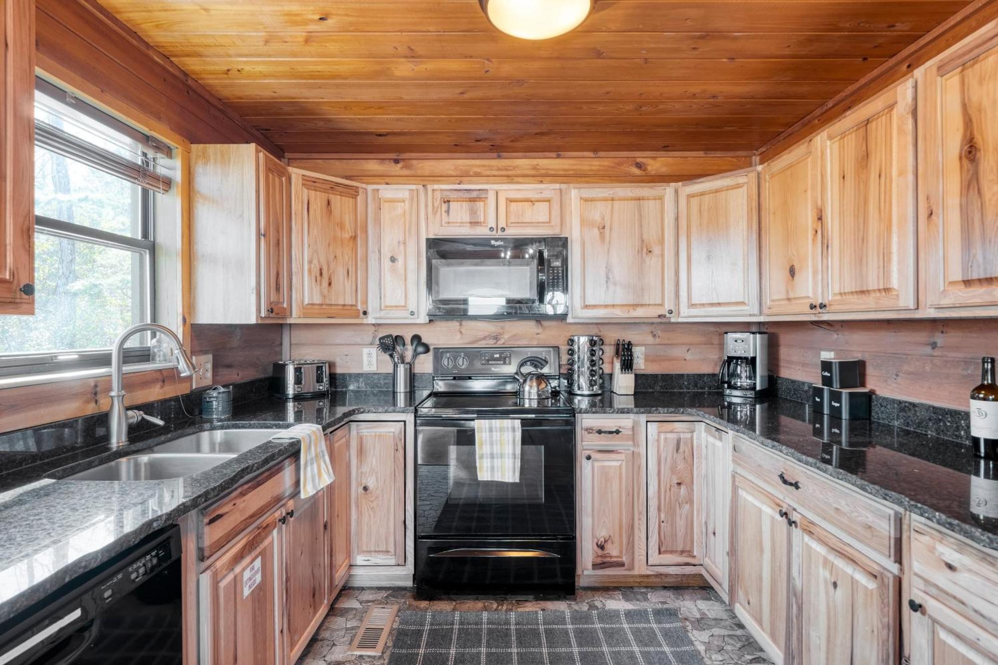 Fontana By Avantstay Gorgeous Mountain Cabin W Views Hot Tub Game Room Gatlinburg Exteriér fotografie